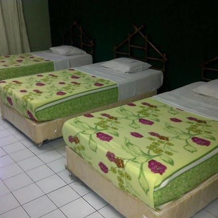 Goodwood Inn Кучинг Екстериор снимка